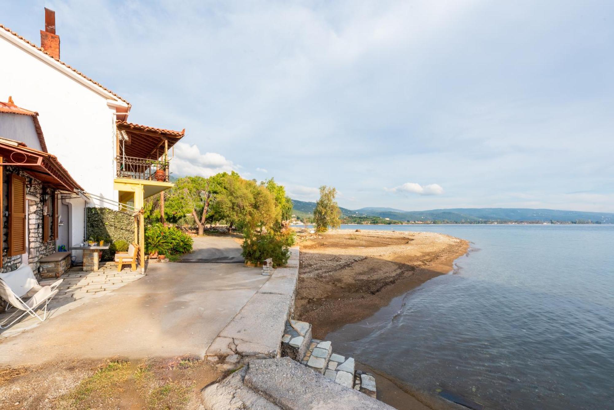 The Sea Front Fisherman'S House Káto Gadzéa Kültér fotó